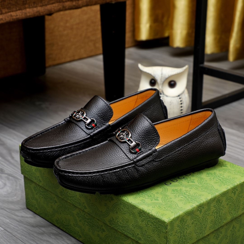 G*u*i leather shoes